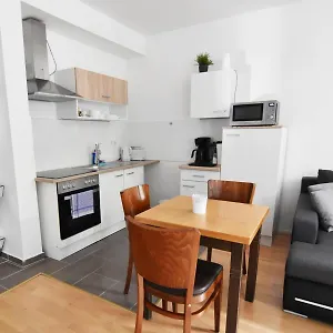 Apartment Dorya Am Ring, Cologne